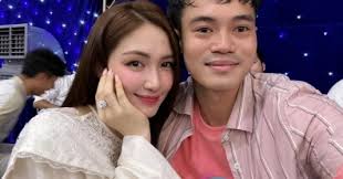 Văn Toàn đăng đàn, nói 1 điều về Hòa Minzy