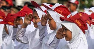 Baik itu di lingkungan sekolah, di rumah atau lingkungan sekitar kita tinggal. Contoh Pengamalan Pancasila Sila Ke 2 Di Kehidupan Sehari Hari