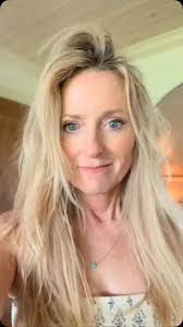 One thing I hate about my job? It's impossible to stay clean! What's  something you dislike about your job?