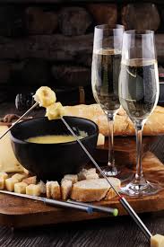 Deguster Une Fondue Suisse De Luxe Fondue Suisse Fondue Savoyarde Recette Fondue Savoyarde