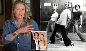 Patrick swayze's mom patsy swayze poses for a portrait holding a copy of bild funk magazine with her son on the cover in circa 1988. Patrick Swayze S Widow Reveals The Abuse He Suffered At The Hands Of His Mother Daily Mail Online