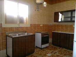 استاد طب پیشگیری و پزشکی اجتماعی دانشگاه علوم‌پزشکی تهران. Facebook