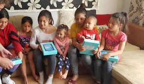 Rezultatele următoare se referă la oricare dintre termenii căutaţi. 500 De Copiii Din Medii SÄƒrace ReconectaÈ›i Cu È™coala FundaÈ›ia RegalÄƒ Margareta A Romaniei