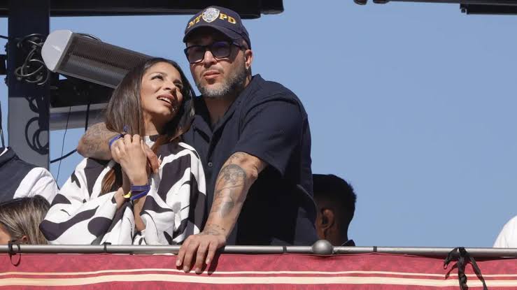 Kiko Rivera se pone romántico para felicitar a su novia, Lola García: “El  mejor regalo me lo llevo yo cada día por tenerte a mi lado”