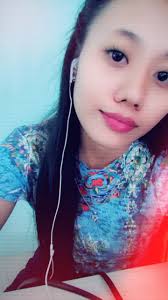 ella molina (@ellangsheng)