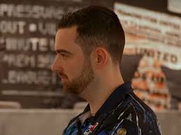 Luke Humphries 'loses ability to play darts' and has absolute howler at the  board