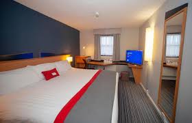 Inside our perth city centre premier inn you'll find comfy beds in every room, an onsite restaurant serving traditional and contemporary dishes and 2 meeting rooms to serve the thriving businesses of this affulent city. Holiday Inn Express Perth An Ihg Hotel Perth Updated 2021 Prices