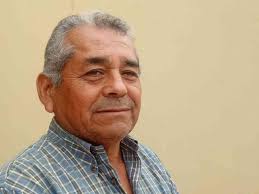 JAQUIMAZO/ Luis Quimper recibe doce ejemplares del Boucle