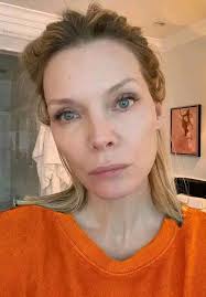 This is going to be my last post if I don't get a 𝙃𝙞💔☹️ #katebeckinsale  #KateBeckinsaleReturns