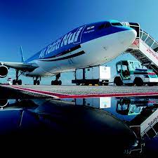 The distance to the capital, papeete (tahiti), is 5 kilometers. Tahiti Airports What Airlines Fly To Tahiti Ppt