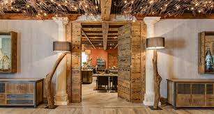 With his studio in madrid and interior design projects all over the world, the designer has been selected for lists of the best. Spanish Interior Design Essential Home Mid Century Furniture