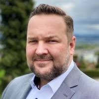 10+ Profile mit dem Suchbegriff „Thiem“