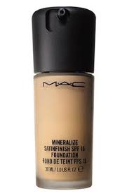 Mac Mineralize Moisture Spf 15 Foundation Broad Spectrum Spf 15 Mac Mineralize Satinfinish Spf 15 Foundation This Gives You A Flawless Finish Best Cream Foundation Mac Cosmetics Spf 15