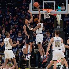 In the championship game against kansas in 1991, the four blue devils who scored in double figures were? Moses Wright Has A Career Arc Unlike Any Other Acc Player Duke Basketball Report