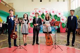 сценарий на последний звонок 11 класс необычный поздравление учителям Interesnyj Scenarij Poslednego Zvonka V 11 Klasse S Video