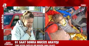 İzmir depreminin ardından bu kez 3 yaşındaki ayda gezgin, tam 91 saat sonra enkaz altından kurtarıldı. Son Dakika Turkiye Yi Gozyaslarina Bogan Anlar Izmir De Deprem Enkazindan Ayda Gezgin I Kurtaran Kahramanlar Canli Yayinda Video Videosunu Izle Son Dakika Haberleri