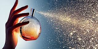 اگر آپ پرفیوم کی خوشبو پورا دن برقرار رکھنا چاہتے ہیں تو اس ترکیب پر عمل  کریں