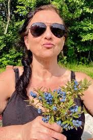 Irene Carver's Instagram, Twitter & Facebook