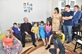 Анастасия ракова и сергей собянин. Sobyanin Otmetil Sokrashenie Chisla Detej Sirot V Moskve Na 20 Obedinennaya Energeticheskaya Kompaniya