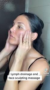 Leeann Nolan's Instagram, Twitter & Facebook