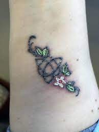 Is ink supposed to come off tattoo. White Ink Parts Of My Tattoo Have Scabbed Tattoo After Care Last Sparrow Tattoo