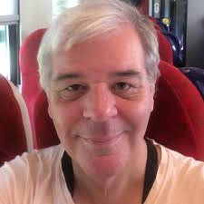 Free shuttle bus to Petra. Reception staff not particularly friendly.