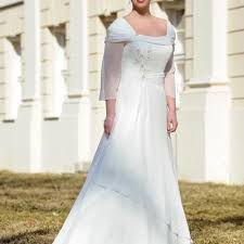Wer im stil der 50er oder in mittelaltergewandung zum. Brautkleider In Ubergrossen In Augsburg Grosse 50 70