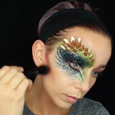 Basteln mit kindern halloween kostüme kostenlose. Drache Kostum Selber Machen Inspiration Accessoires Drachen Kostum Make Up Selber Machen Drache Kostum Ma Dragon Makeup Costume Makeup Dragon Costume