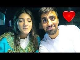 mo vlogs and narins reacted to their love video mo vlogs love gif youtube kids