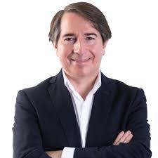 Lois Guzman's Instagram, Twitter & Facebook