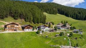 Throughout his presentation, alm emphasized that the three officers tried several things to subdue myeni without lethal force, including use of the taser and trying to tackle him, before opening fire. Impressionen Taser Alm In Schenna