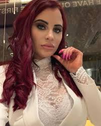 Carla Howe family: mother, father, twin sister, boyfriends