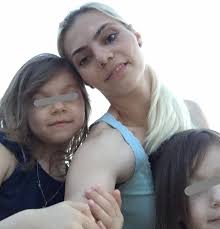 Adrian paunescu 20 iulie 1943 5 noiembrie 2010 ruga pentru parinti lyrics.mp3. Au Trecut 12 Ani De La Accidentul In Care Carmen Paunescu I A Omorat Intreaga Familie Dar Silvia Inca Mai Poarta Pe Fata Urmele Tragediei Stirile Kanal D