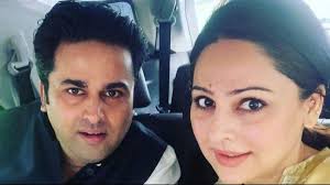 बाबा सिद्दीकी का बेटा, अहमद पटेल की बेटी... हाईकमान को तेवर देखा रही  कांग्रेस की नई पीढ़ी