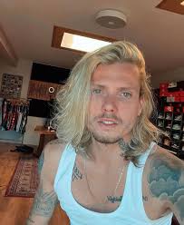 Dit is de nieuwe vriendin van Tony Junior