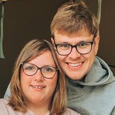 Drømmer du om å drive din egen dyrepark? 🐾🦒🐍🐯 Nå kan du gjøre nettopp  det i Fortnite! 🎮 Sjekk ut det splitter nye spillet "Zookeeper Tycoon",  hvor du tar rollen som dyrepasser.