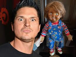 The new child's play sequel takes place in an insane asylum and brings back fiona dourif from curse of chucky but. Child S Play Chucky Doll Heading To Zak Bagans Collection
