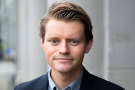 Utstyrt med en Krag-Jørgensen-rifle med kikkertsikte deltok John Pettersen  (100) i flere store slag ved fronten før tyskerne kapitulerte.