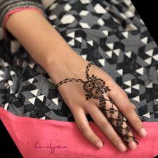 New Mehndi Design Simple 2018 2018 Mehendi Design Photos Simple Mehndi Designs For Beginners Mehndi Designs Easy And Simple Gorgeously Flawed The material used in getting a mehndi tattoo is henna. new mehndi design simple 2018 2018