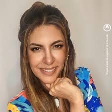 🎙️🎤 La locutora, coach y conferencista cordobesa Norma Quevedo fue  nominada a Mejor Locución en español en la categoría Outstanding Psa-Tv or  Streaming siendo la voz de EXCOM PANAMÁ. 🇺🇸 La entrega