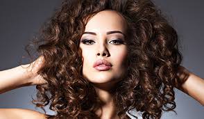 Taglio lungo scalato perfetto per i . Tagli Capelli Ricci Il Blog N 1 Sui Capelli Ricci