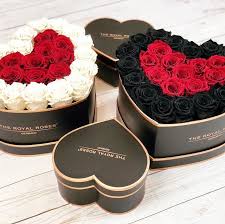 Whether you'er a professional florist or diy type, that's planning a wedding i needed wholesale flowers for an event i was planning in philadelphia. Welches Ist Deine Lieblings Rosenbox Jetzt Rosenbox In Herzform Gestalten Www Theroyalroses De Theroyalroses Wholesale Flowers Flower Boxes Flowers Bouquet