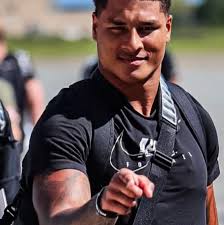 Are any Vmenu servers recruiting police departments?