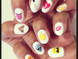 Cute Emoji Nails Nagelkunst Design Emoji Nagel Nagel Fur Kinder