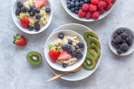 Cette association de produit constitue la base du petit déjeuner équilibré, que l'on agrémente d'autres aliments en quantité raisonnable, tels que le beurre, œuf ou jambon pour les. Petit Dejeuner Musculation Top 5 Exemples De Repas 3 Erreurs A Eviter
