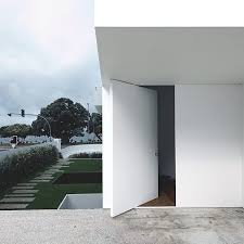 Einfach Sensationell 20 Moderne Hausturen Homify In 2020 Moderne Haustur Fenster Design Moderne Eingangstur