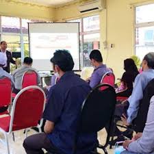 Uploaded on oct 30, 2012. Bengkel Cikgootube Bersama Guru Guru Hebat Dari Seluruh Malaysia Di Ipg Kampus Sultan Mizan