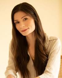 Annette Bradshaw's Instagram, Twitter & Facebook