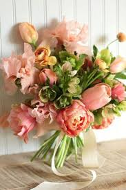 Buchete de flori pentru ocazii speciale. Imagini Cu Buchete De Flori Spring Flower Arrangements Flower Arrangements Beautiful Flower Arrangements
