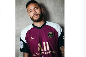 Penuntuan jersey baru sedikit tertunda, karena psm harus menghadiri undangan workshop afc dan terbentur dengan jadwal berakhirnya kompetisi liga 1 2018. Jersey Bekas Pakai Para Pemain Paris Saint Germain Berminat